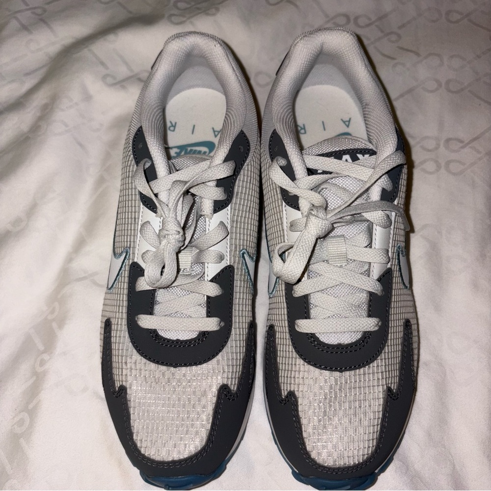 Nike Air Max Solo Athletic Shoes - Picture 3 of 9